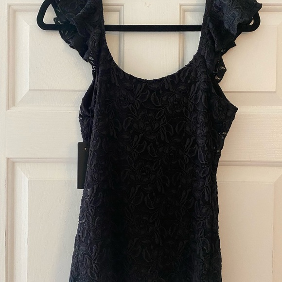 Guess Black Ruffled Cap Sleeve Blouse - Picture 2 of 3